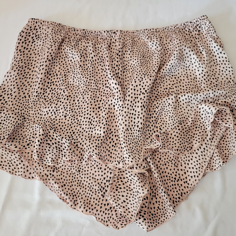 H&M set of 4 silky shorts size M